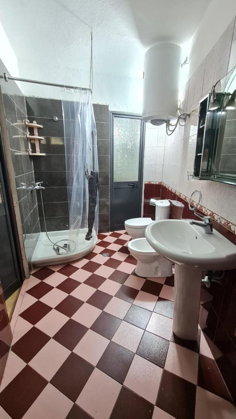 Apartment Calmly, Spacious Next To Embassy Tirana